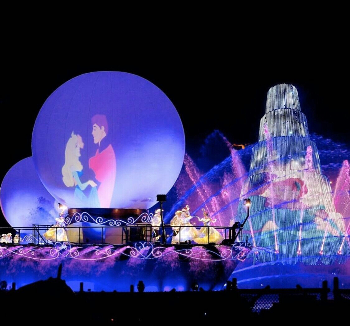 夜间水上演出-Fantasmic！