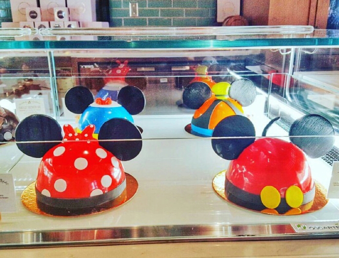 迪士尼的帽子蛋糕，看起来很好吃啊