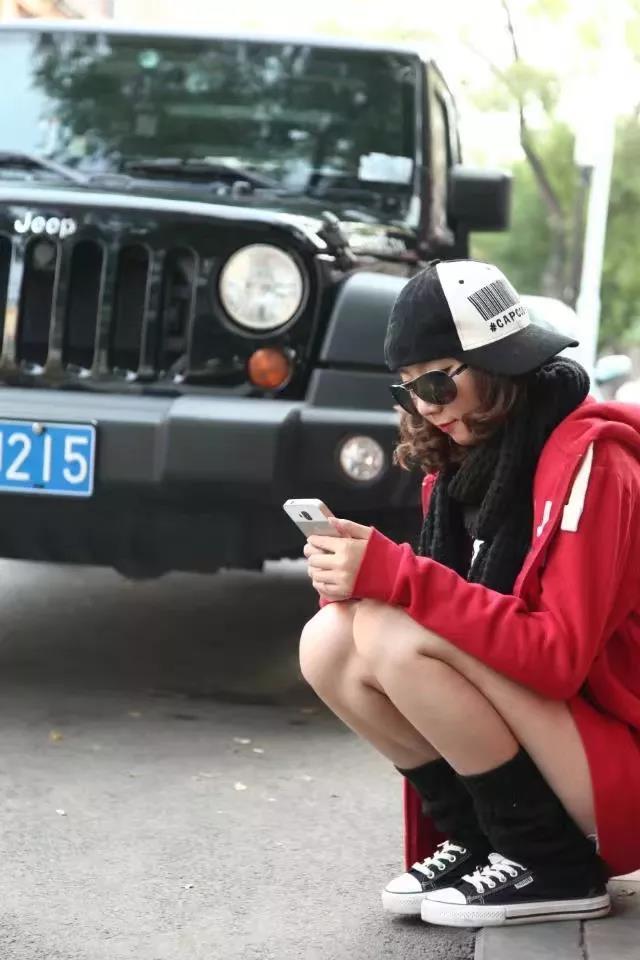 红警女军官档案 | 摩登时尚的红衣女郎“小淼”