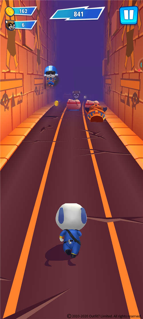 一款画质精美、音效超级棒的跑酷类游戏——《汤姆猫英雄跑酷》