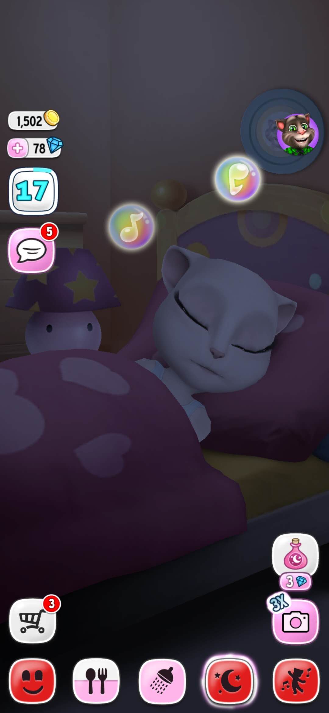 安吉拉冲你指了指嘴巴，差不多该喂点吃的了