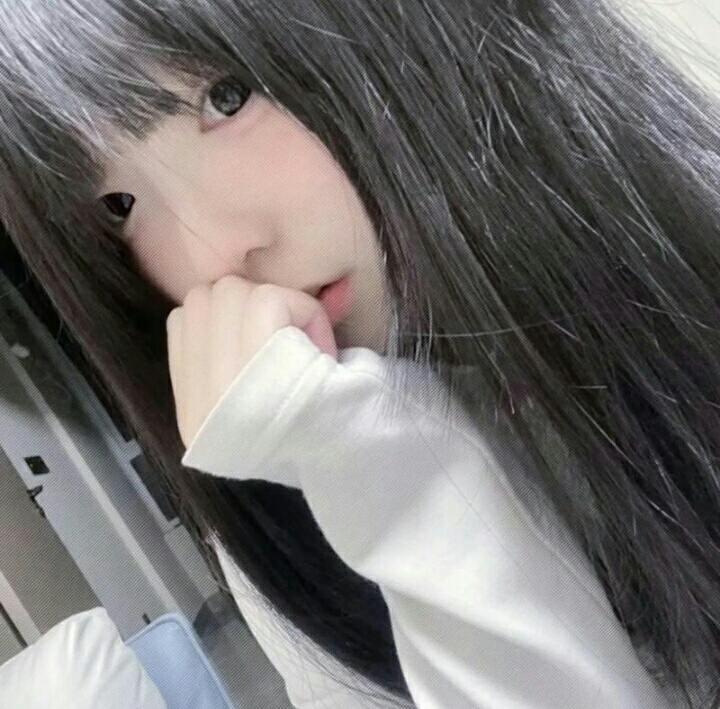 偷偷折下一角 不想再翻篇>m<