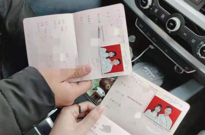 红红火火过大年，小图前来拜年啦~